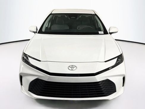 Used 2025 Toyota Camry LE w/ Convenience Package FWD image 2