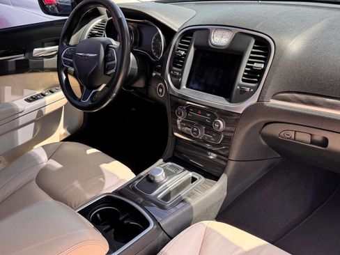 Used 2020 Chrysler 300 Touring L w/ 300 Premium Group image 14