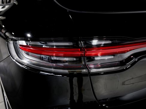 Used 2024 Porsche Macan image 38