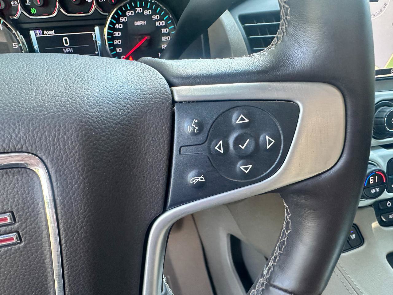 Used 2019 GMC Yukon SLT w/ Open Road Package RWD image 46