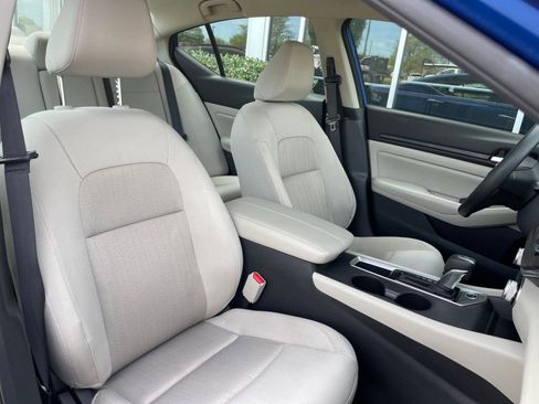 Used 2025 Nissan Altima 2.5 SV image 36