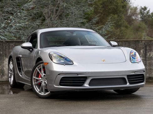 Used 2018 Porsche 718 Cayman S image 6