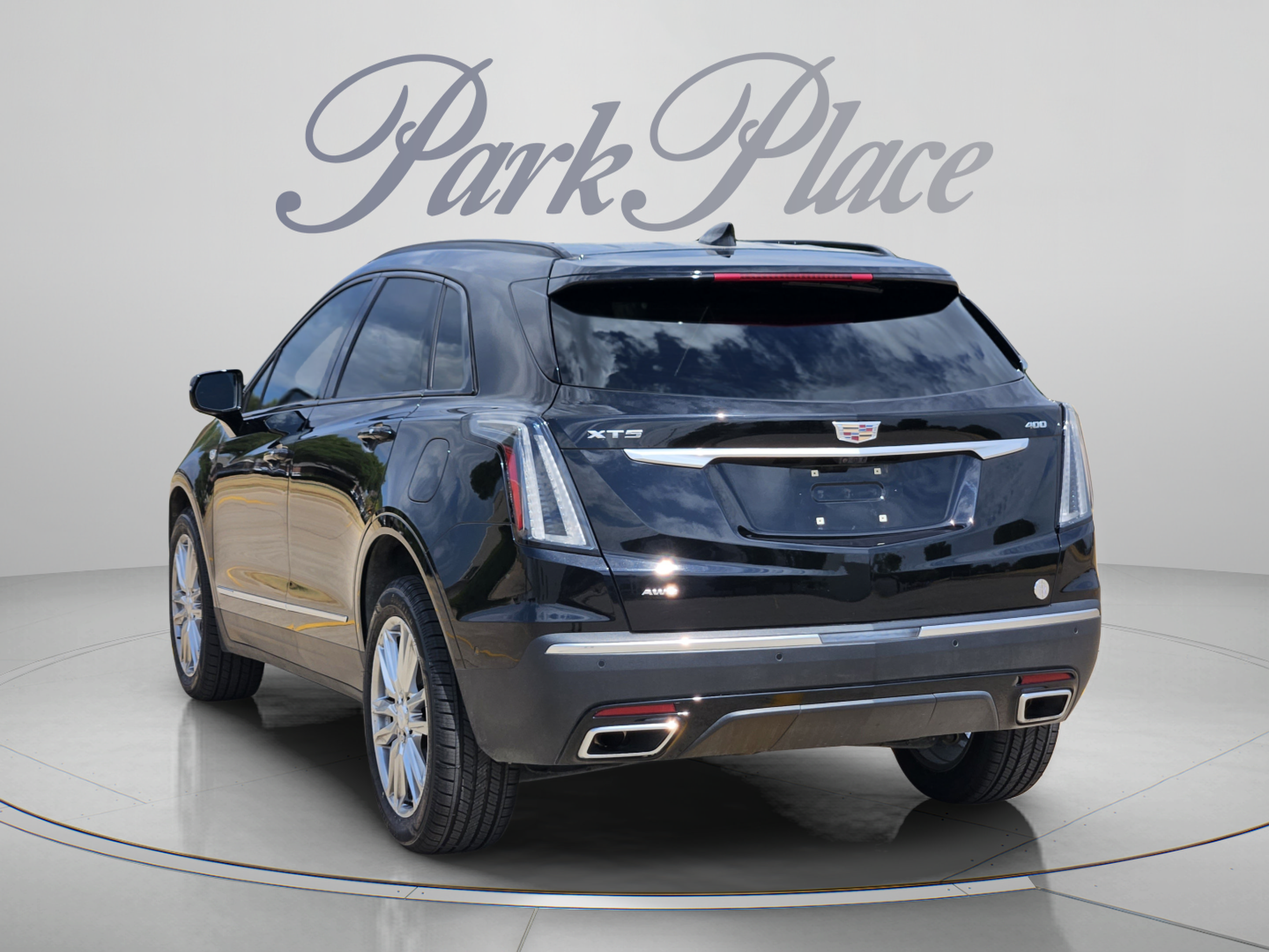 Used 2023 Cadillac XT5 Sportv w/ Technology Package AWD/4WD image 3