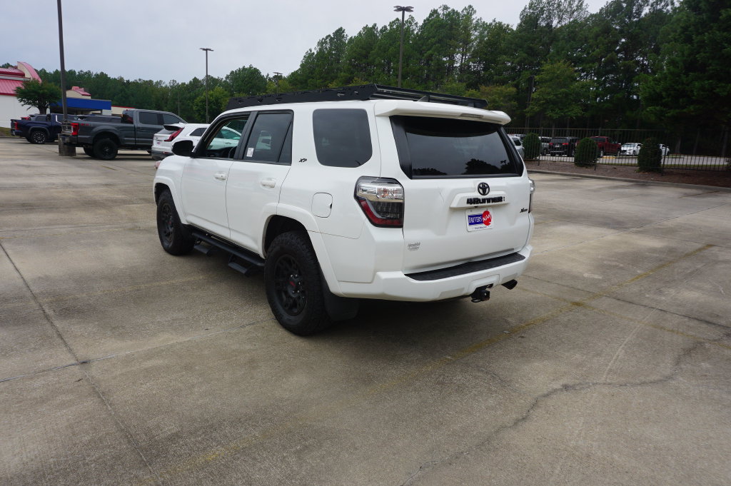 Used 2021 Toyota 4Runner SR5 Premium w/ Moonroof Package RWD image 22