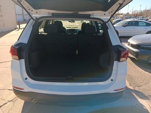Used 2024 Chevrolet Equinox LS image 31