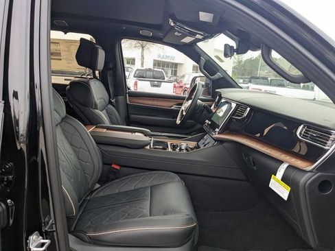 Used 2024 Jeep Grand Wagoneer Series III w/ Flexible Seating Group image 31