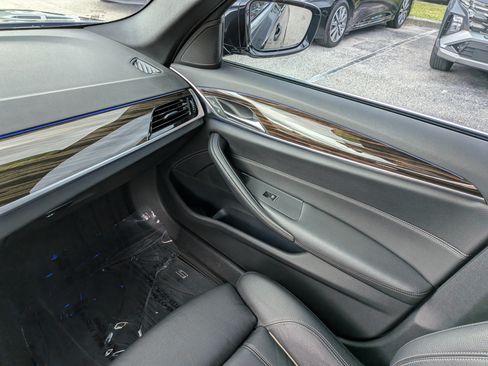 Used 2020 BMW 530i w/ Convenience Package RWD image 17