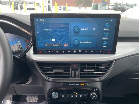 Used 2024 Ford Escape Platinum image 19