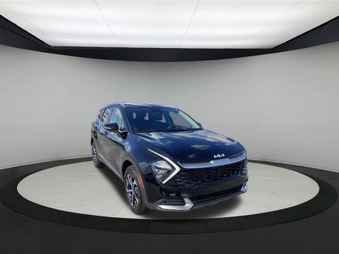 Used 2023 Kia Sportage EX image 2