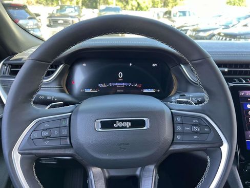 Used 2025 Jeep Grand Cherokee L Limited image 29