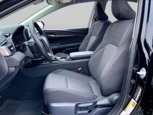 Used 2026 Toyota Camry LE FWD image 8