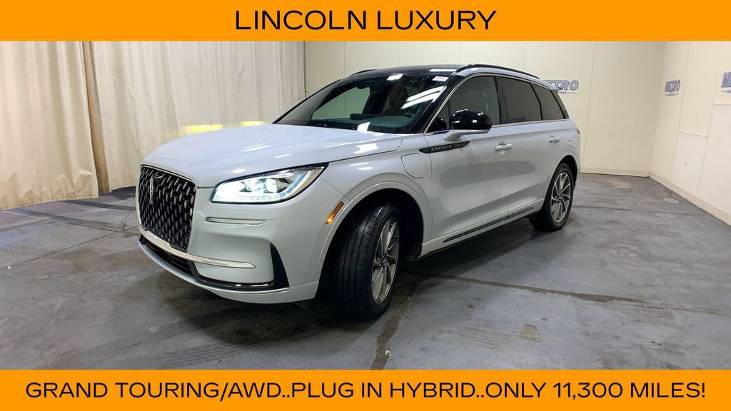 Used 2025 Lincoln Corsair Grand Touring w/ Towing Package AWD/4WD image 7