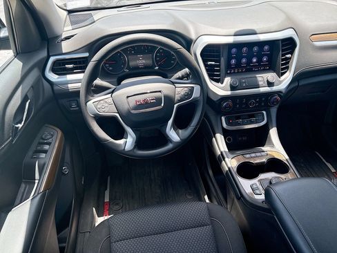 Used 2023 GMC Acadia SLE w/ Driver Convenience Package FWD image 23