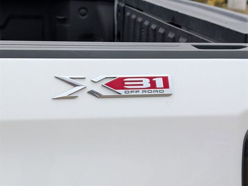 Used 2021 GMC Sierra 1500 SLT image 8