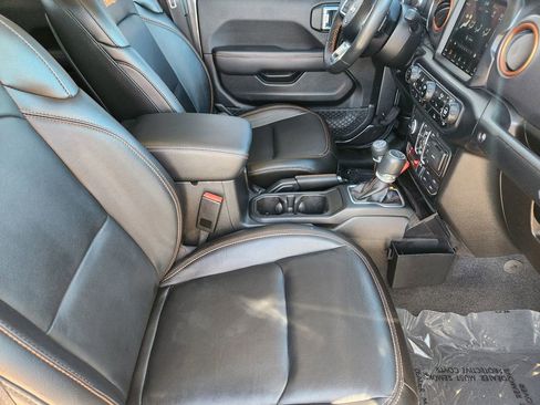 Used 2023 Jeep Gladiator Mojave w/ Cold Weather Group image 5