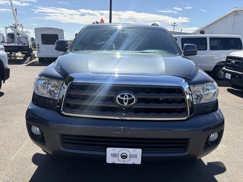 Used 2010 Toyota Sequoia SR5 image 5
