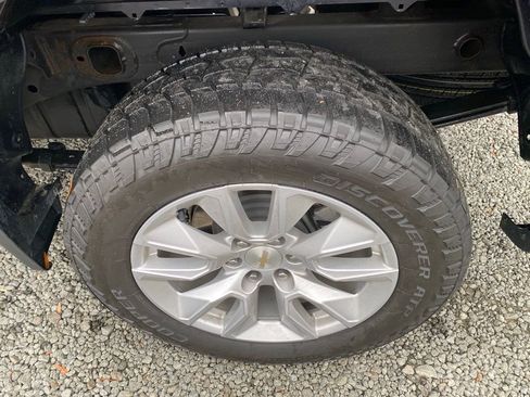 Used 2023 Chevrolet Silverado 1500 Custom image 25