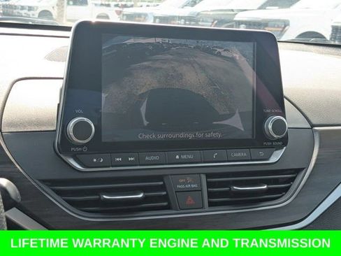 Used 2024 Nissan Altima 2.5 SV FWD image 19