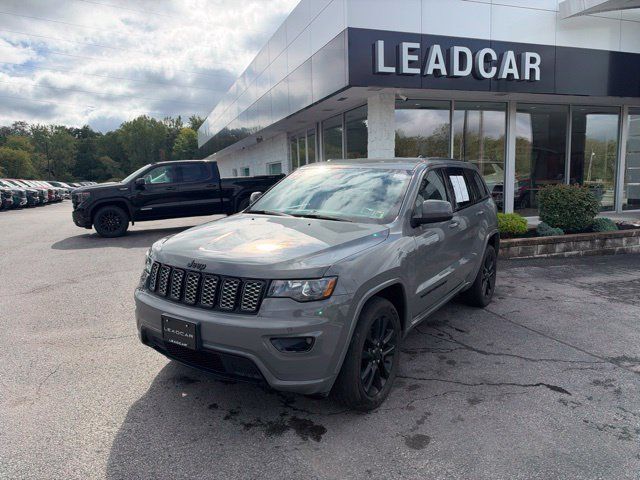 Used 2021 Jeep Grand Cherokee Laredo X AWD/4WD image 1