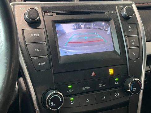Used 2016 Toyota Camry SE FWD image 21