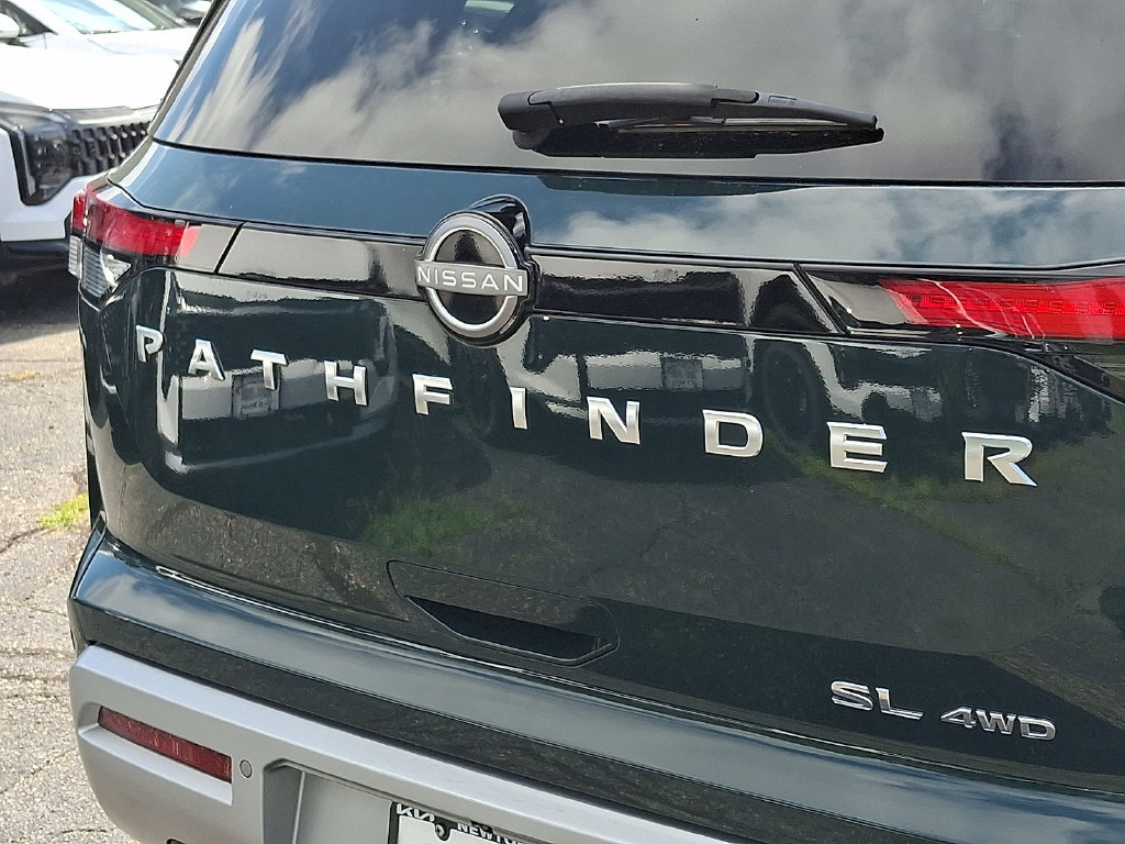Used 2023 Nissan Pathfinder SL AWD/4WD image 36
