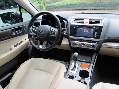 Used 2016 Subaru Outback 2.5i Limited AWD/4WD image 17