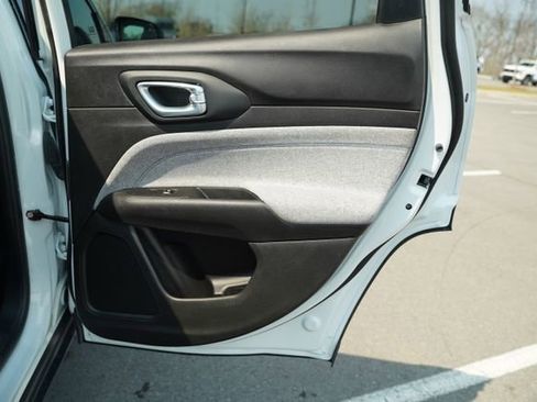 Used 2024 Jeep Compass Sport image 23