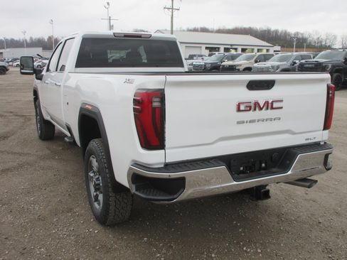 New 2026 GMC Sierra 3500 SLT image 9