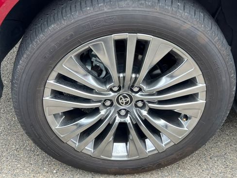 Used 2023 Toyota Venza Limited AWD/4WD image 17