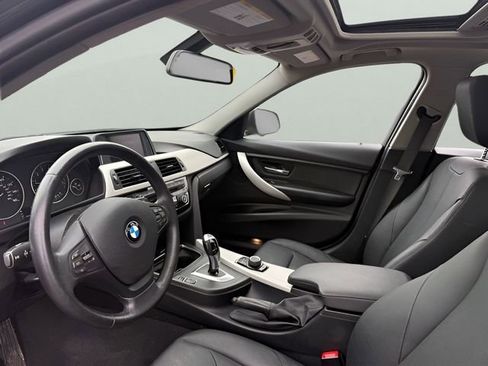 Used 2017 BMW 320i xDrive Sedan image 12