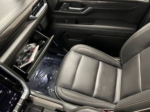 Used 2025 GMC Yukon XL Elevation AWD/4WD image 40