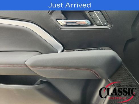 Used 2024 Chevrolet Colorado Z71 w/ Z71 Convenience Package 2 AWD/4WD image 31