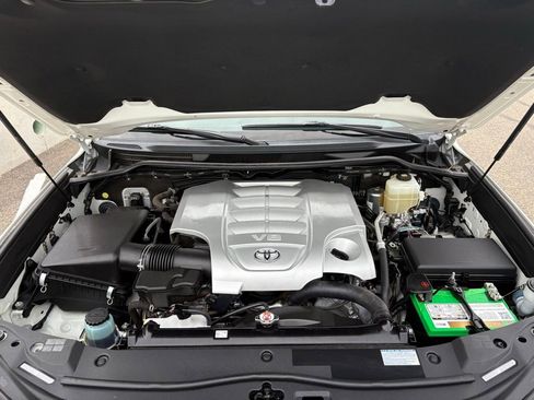 Used 2020 Toyota Land Cruiser AWD/4WD image 28