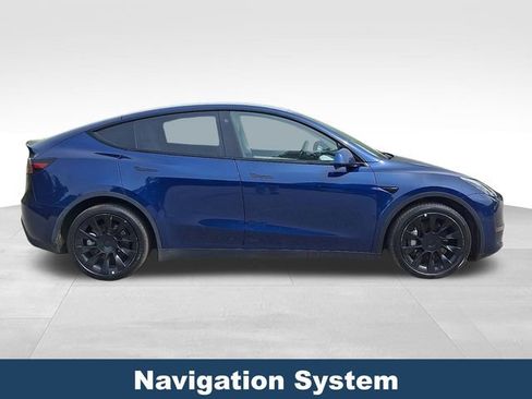 Used 2022 Tesla Model Y Long Range AWD/4WD image 9