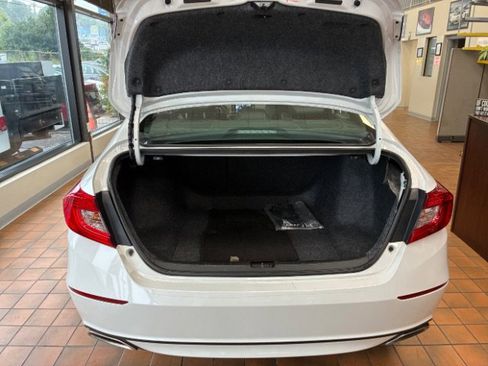 Used 2021 Honda Accord Sport image 11