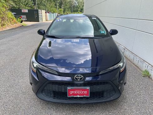 Used 2022 Toyota Corolla LE image 3