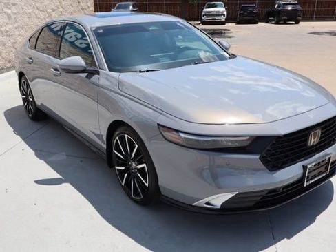 Used 2025 Honda Accord Touring image 6