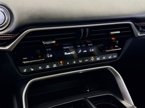 Used 2024 MAZDA CX-90 Plug-In Hybrid w/ Premium Plus AWD/4WD image 18