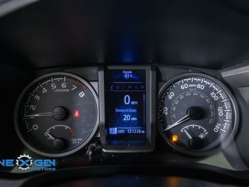 Used 2019 Toyota Tacoma TRD Sport AWD/4WD image 18