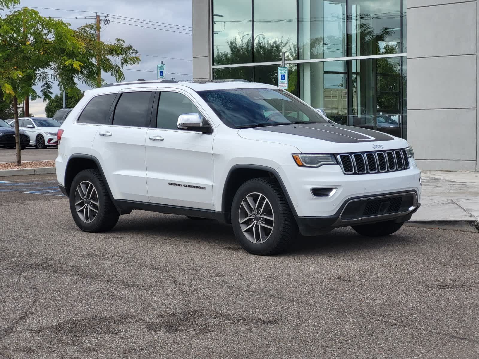 Used 2020 Jeep Grand Cherokee Limited w/ Luxury Group II AWD/4WD image 3