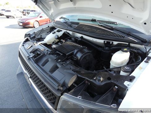 Used 2017 Chevrolet Express 3500 image 13
