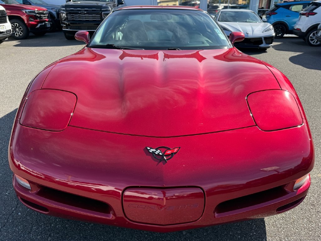 Used 2004 Chevrolet Corvette Coupe w/ Roof Package RWD image 3