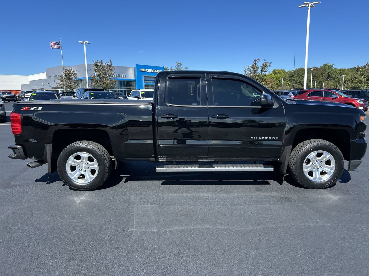 Used 2018 Chevrolet Silverado 1500 LT w/ All Star Edition AWD/4WD image 8