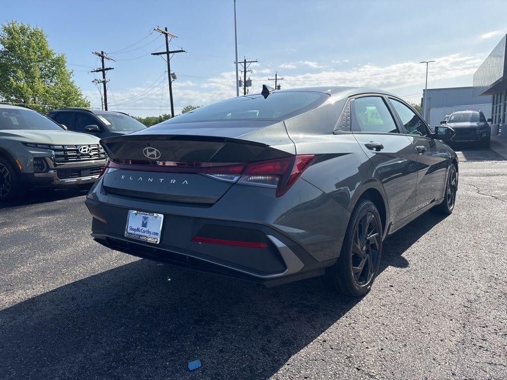 New 2026 Hyundai Elantra Sport FWD image 27