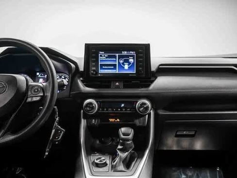 Certified 2022 Toyota RAV4 LE image 14