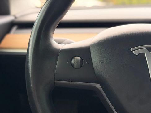 Used 2019 Tesla Model 3 Long Range AWD/4WD image 32