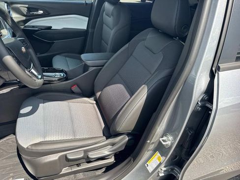 New 2025 Chevrolet Trax LT w/ Driver Confidence Package image 20