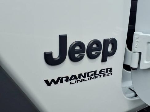 Used 2022 Jeep Wrangler Unlimited Sport AWD/4WD image 19