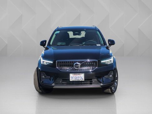 Certified 2023 Volvo XC40 B5 Plus w/ Protection Package Premier image 2