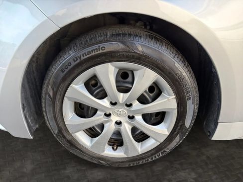 Used 2020 Toyota Corolla LE FWD image 32